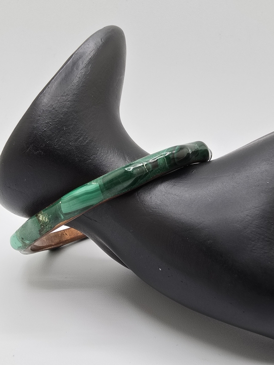 Unsigned Jewelry - VTG Malachite Copper Bangle Bracelet Green Stone Inlay 8.25" 1970s